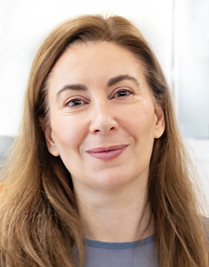 Alejandra Castellano headshot