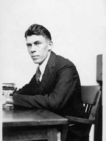 Headshot of Edward Doisy Headshot of Edward Doisy